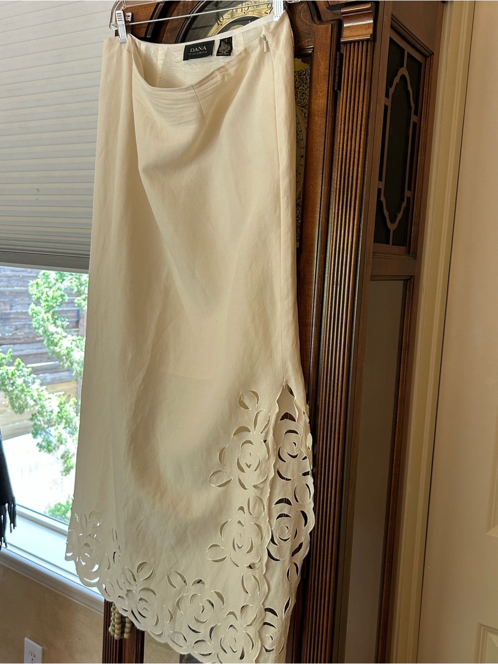 Dana Buchman Cream Midi Skirt with Laser-Cut Floral Hem - Picture 3 of 4